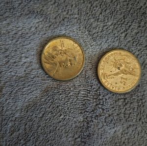 2000 P Sacagawea One Dollar Coin US Liberty Gold Color Philadelphia